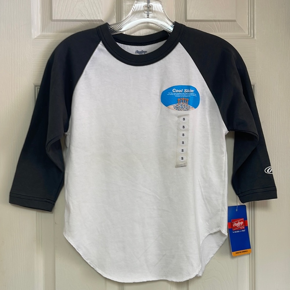 Rawlings youth small baseball style top. New white and dark gray.